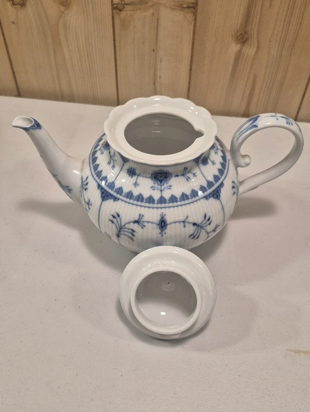 Vintage Kaiser Romantica Bornholm Blue & White  Design Porcelain Tea Pot W/Lid